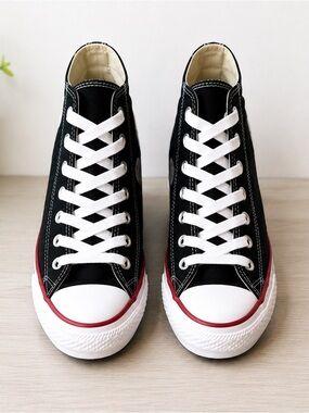 NWOT Converse Chuck Taylor All Star Hidden Wedge High Tops Women’s US 6
